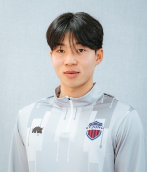 73. 김태윤 (MF)