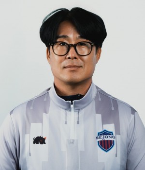 코치 윤대성